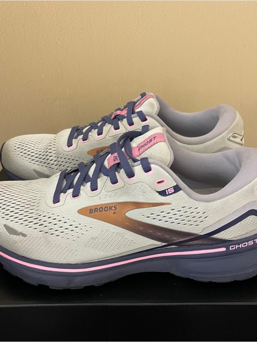 Brooks Ghost 15 Mens
Running Shoes Size 10 Wide
D Grey Blue Pink
1203801D492
